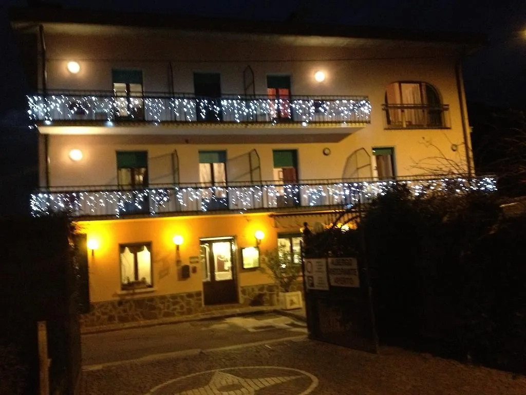 Отель Albergo Ristorante Punta Dell'Est Клузане